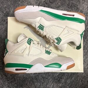 Jordan 4 SB Pine Green